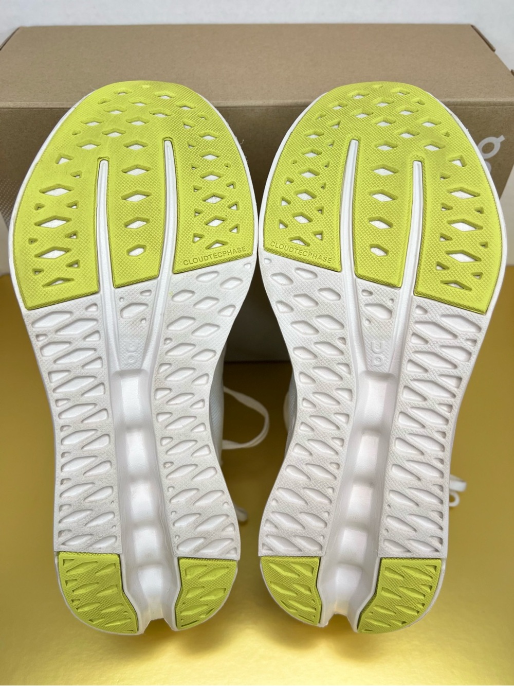 On Running Cloudsurfer Womens Size 8 White/Sand With Box Worn 3x Indoors Only! - Picture 13 of 16